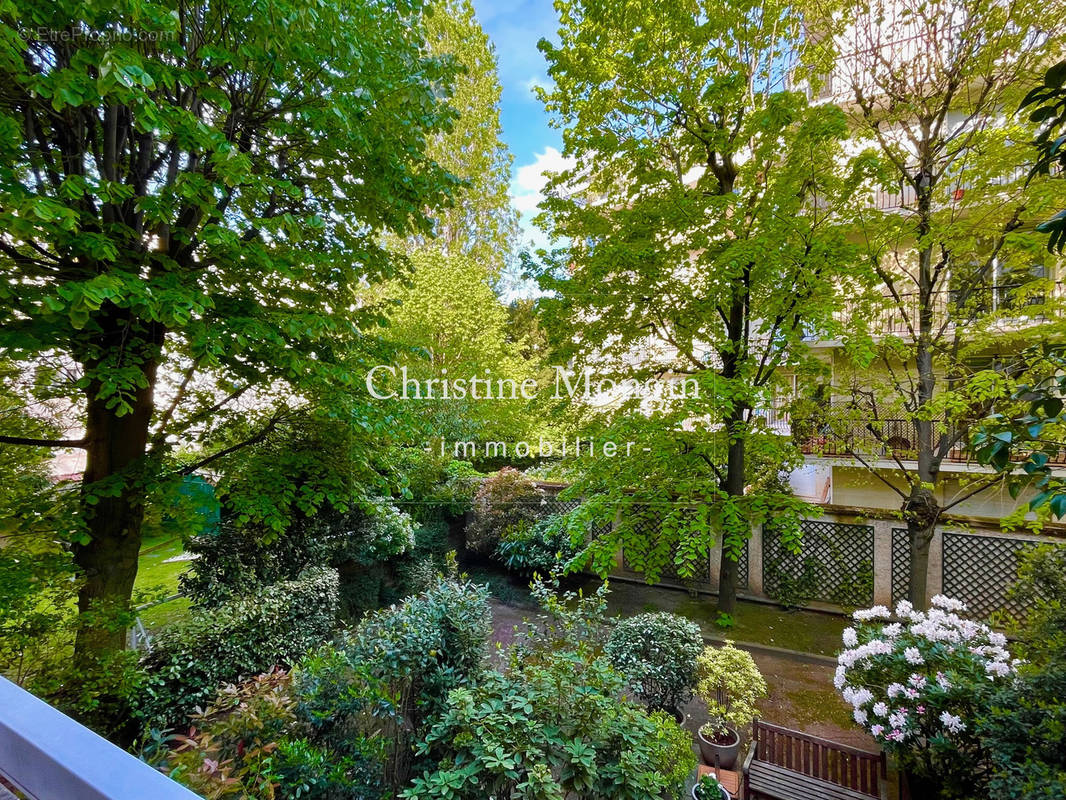 Appartement à NEUILLY-SUR-SEINE