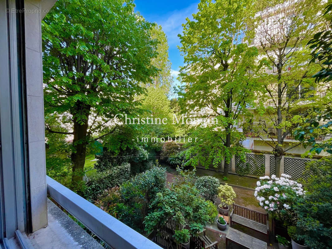 Appartement à NEUILLY-SUR-SEINE