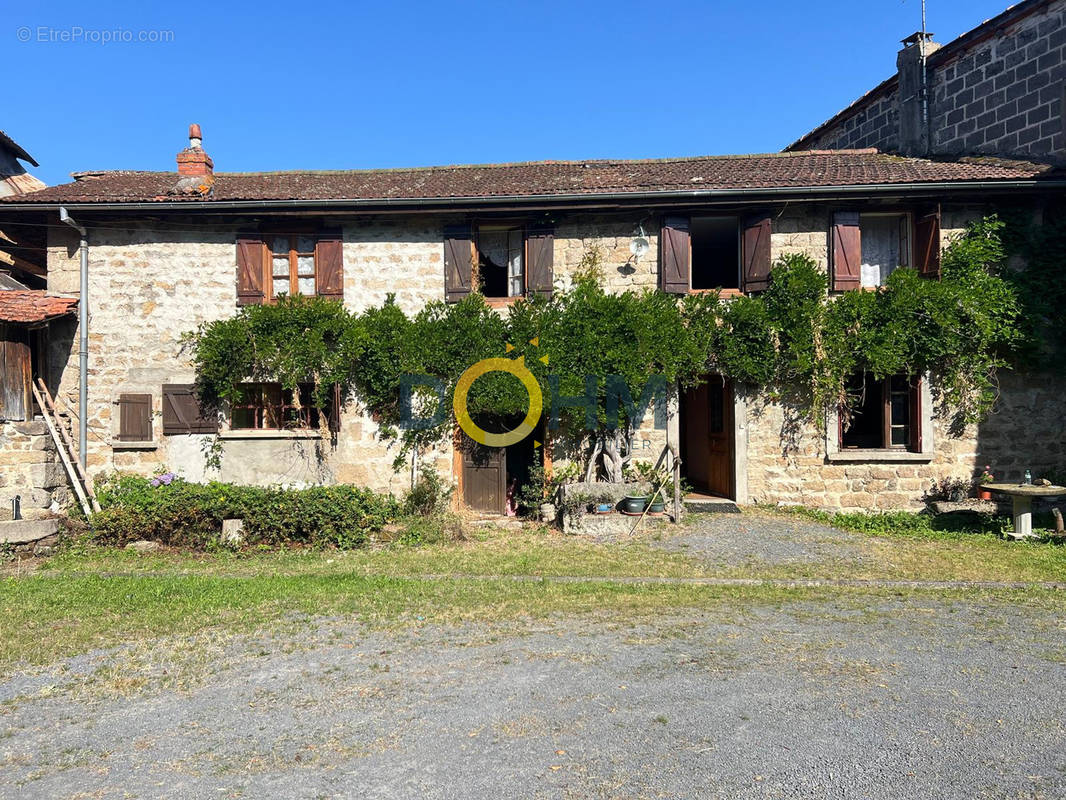 Maison à MARSAC-EN-LIVRADOIS