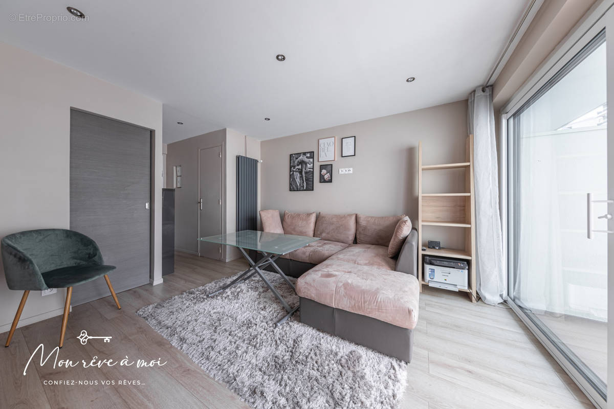 Appartement à COURBEVOIE