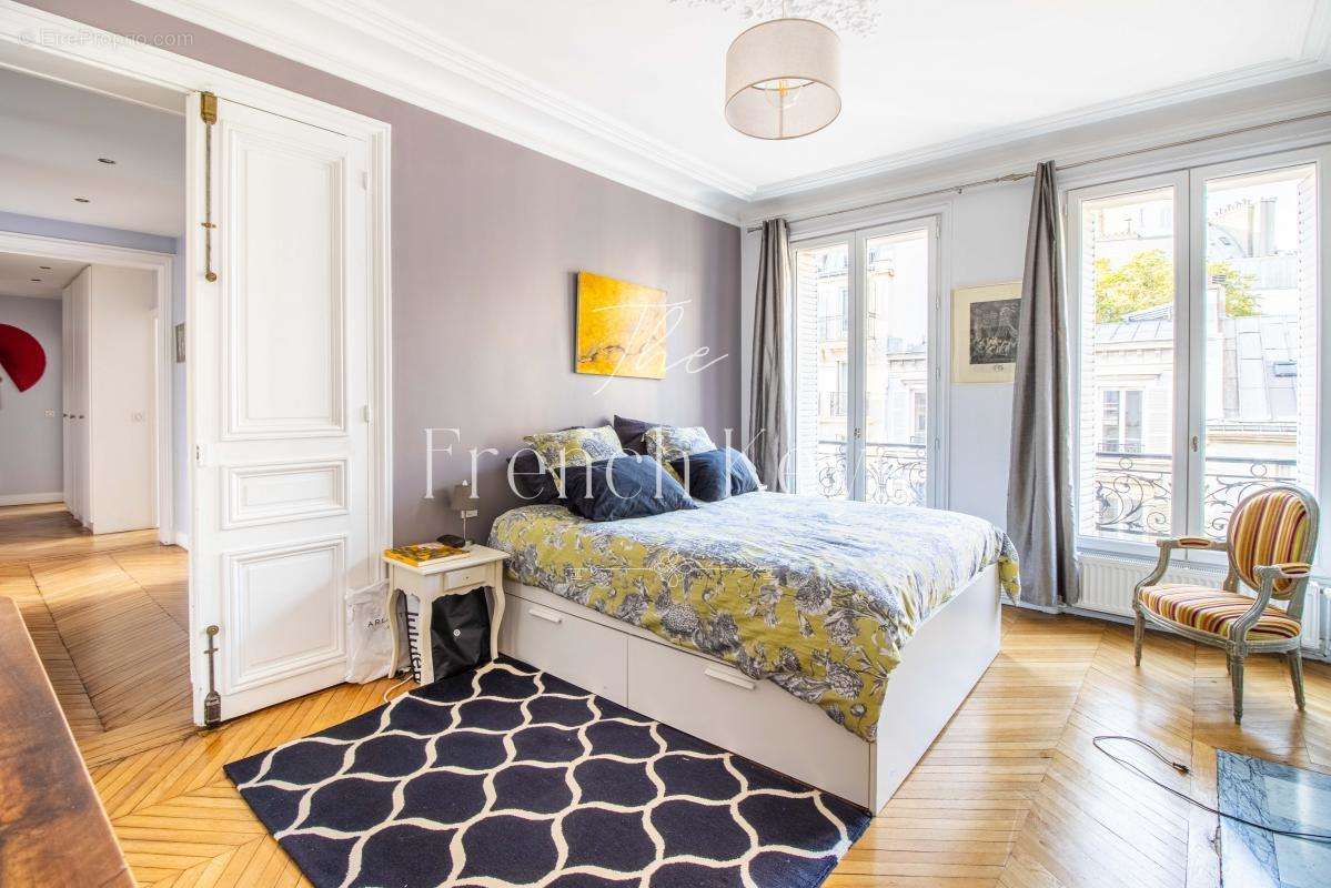 Appartement à PARIS-10E