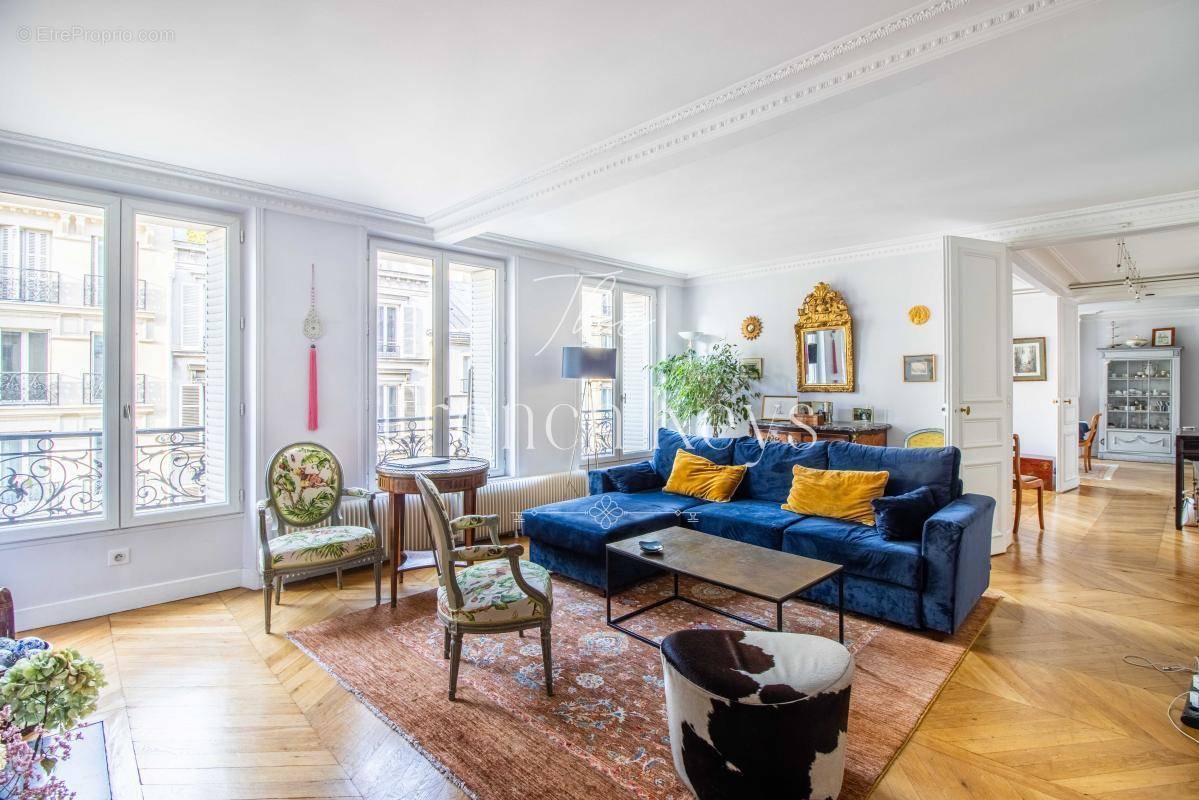 Appartement à PARIS-10E