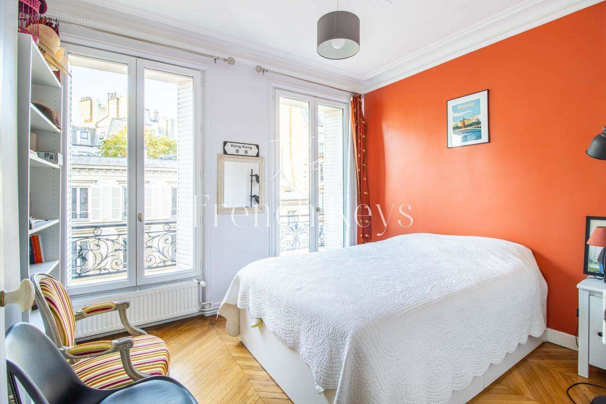 Appartement à PARIS-10E