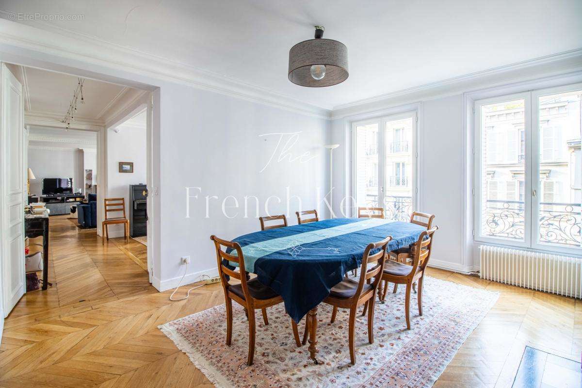 Appartement à PARIS-10E