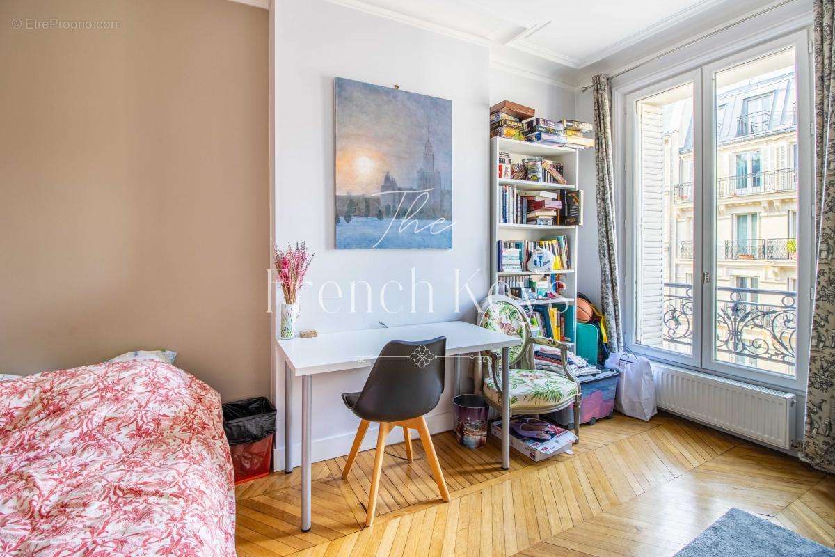 Appartement à PARIS-10E