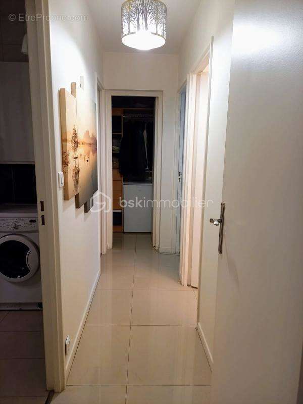 Appartement à COURBEVOIE