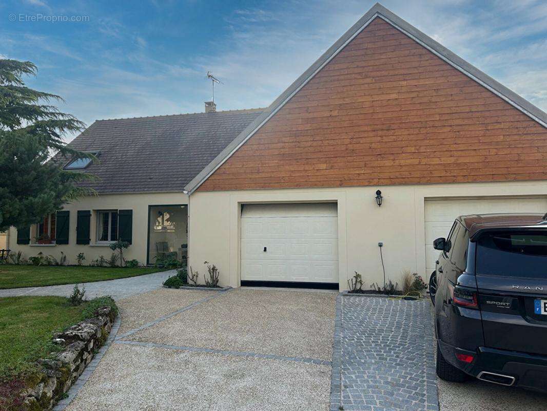 Maison à JOUY-LE-CHATEL