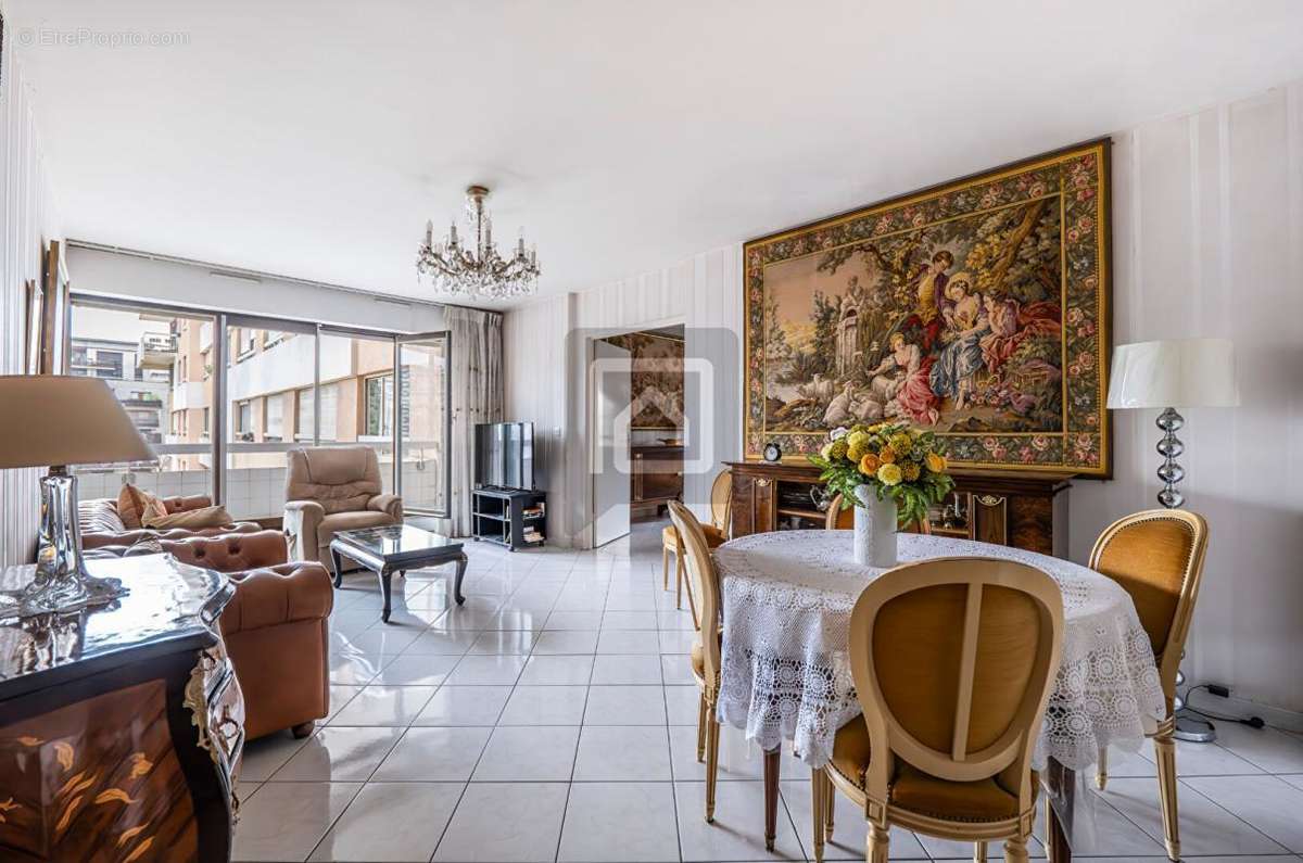 Appartement à PARIS-19E