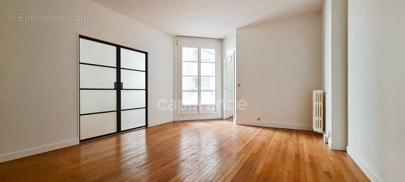 Appartement à ISSY-LES-MOULINEAUX