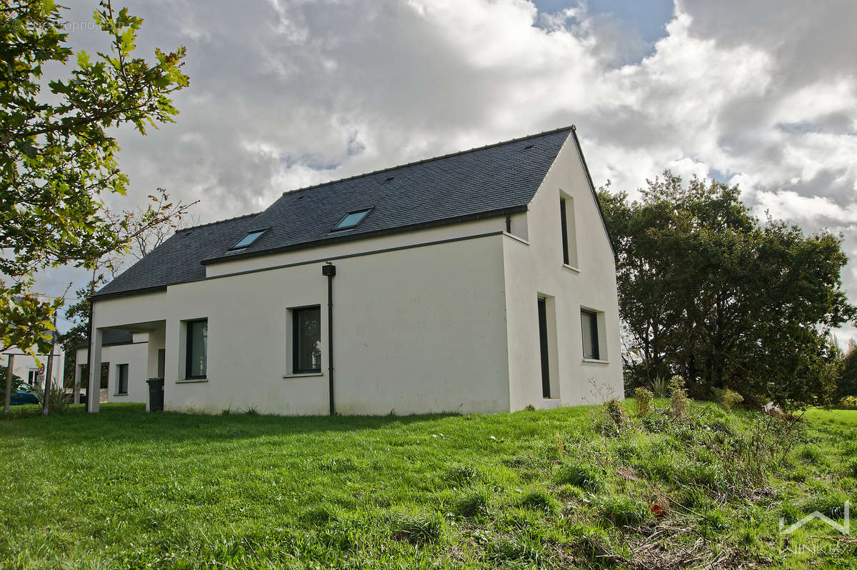 Maison à PLOEMEL