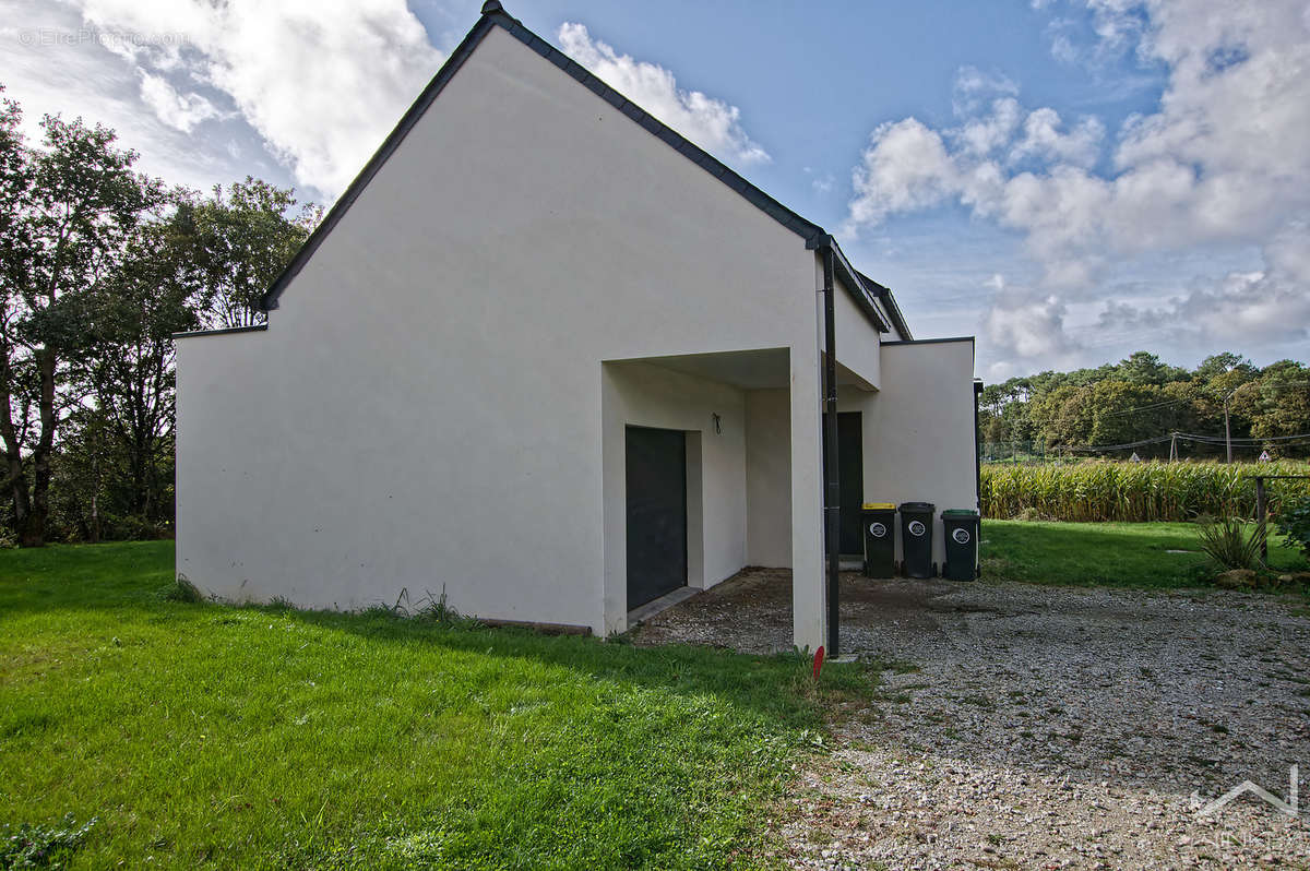 Maison à PLOEMEL