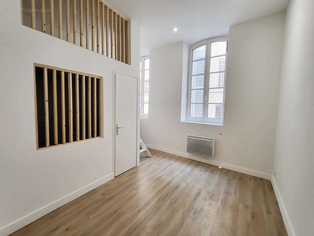 Appartement à MARSEILLE-1E