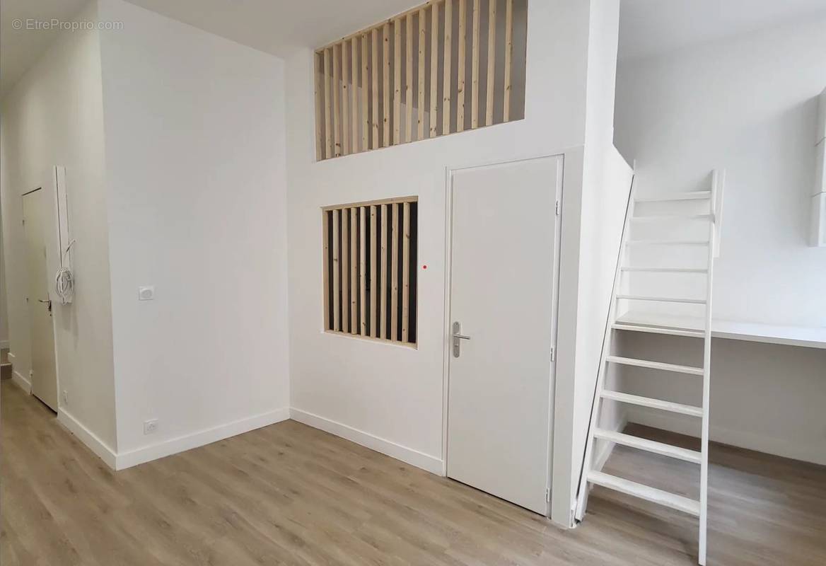 Appartement à MARSEILLE-1E