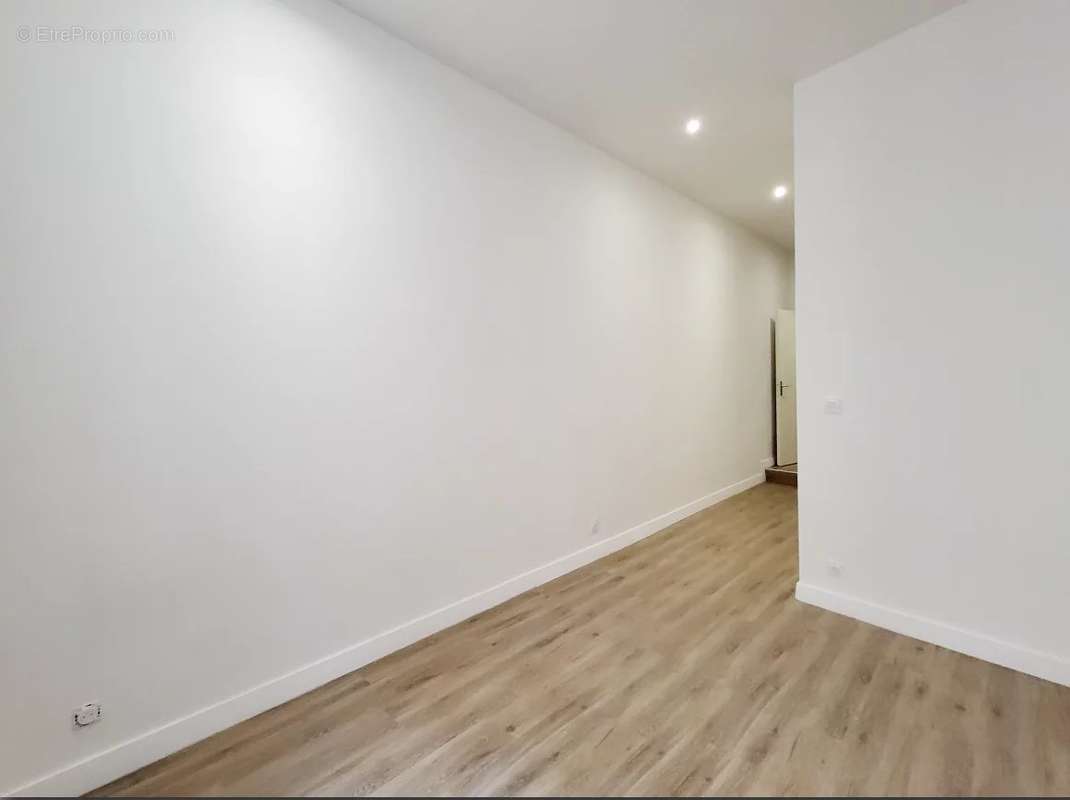 Appartement à MARSEILLE-1E