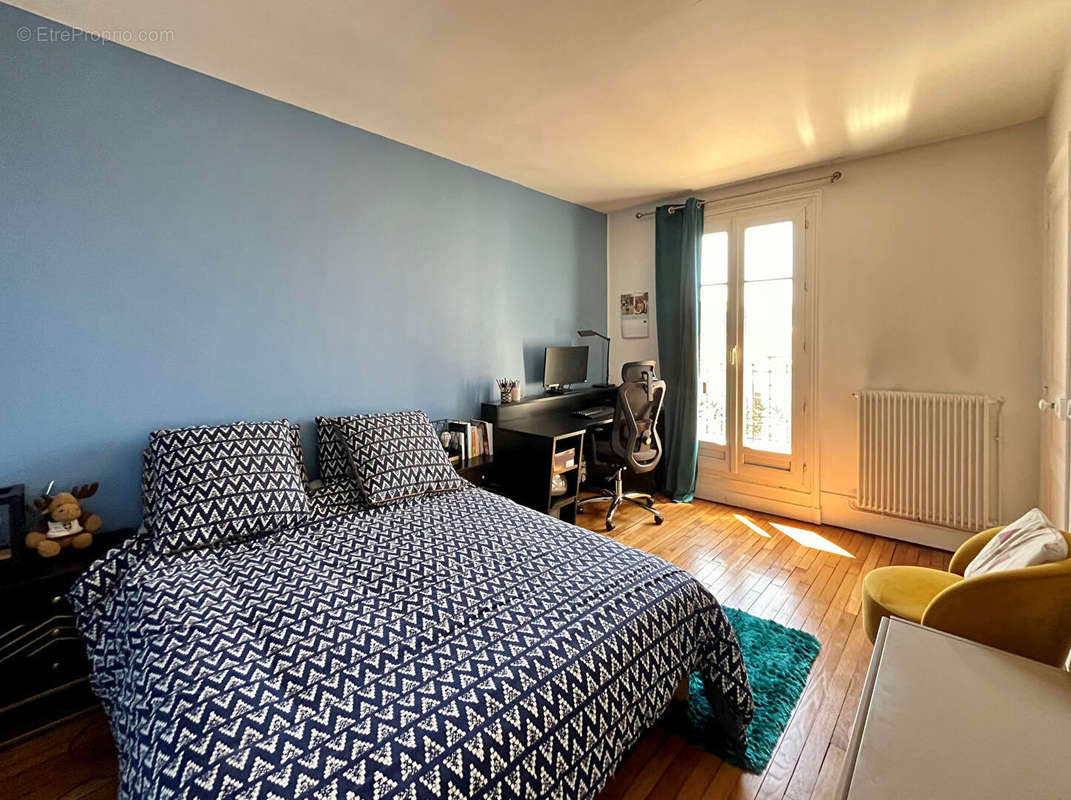 Appartement à LEVALLOIS-PERRET