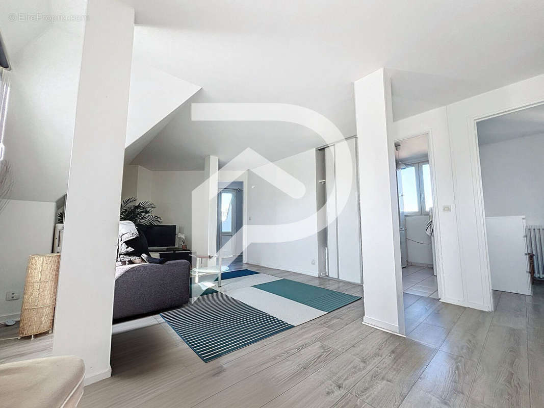 Appartement à NEUILLY-SUR-SEINE