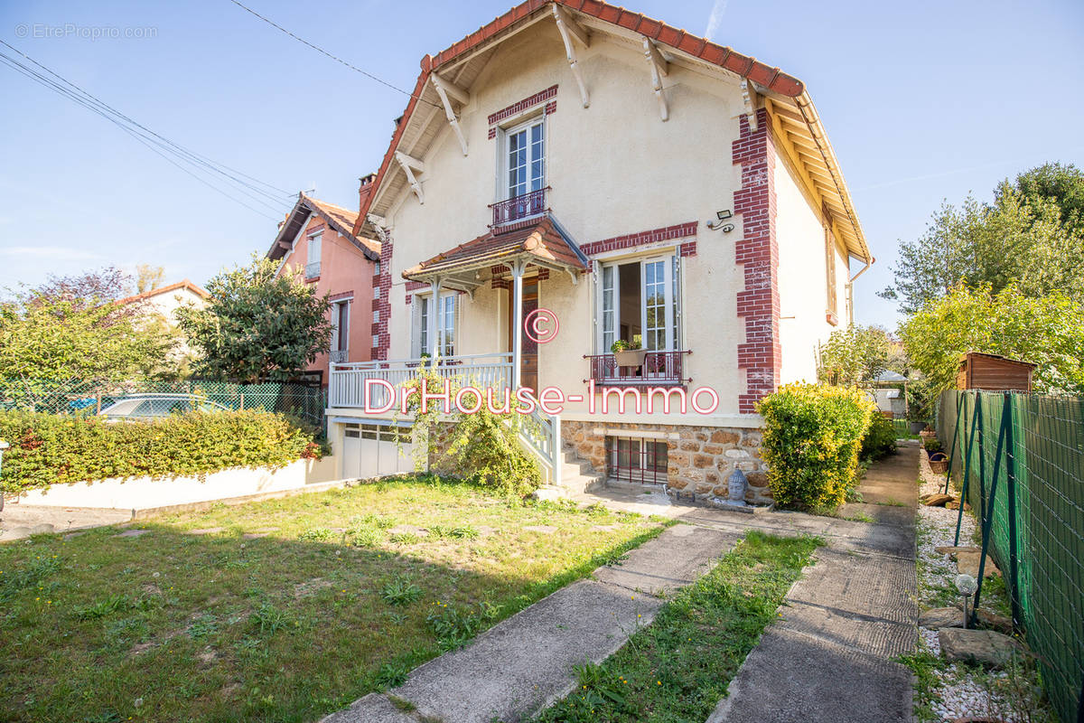 Maison à VIGNEUX-SUR-SEINE