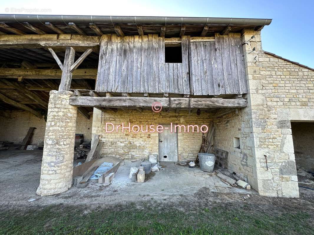 Maison à SAINT-AMANT-DE-BOIXE