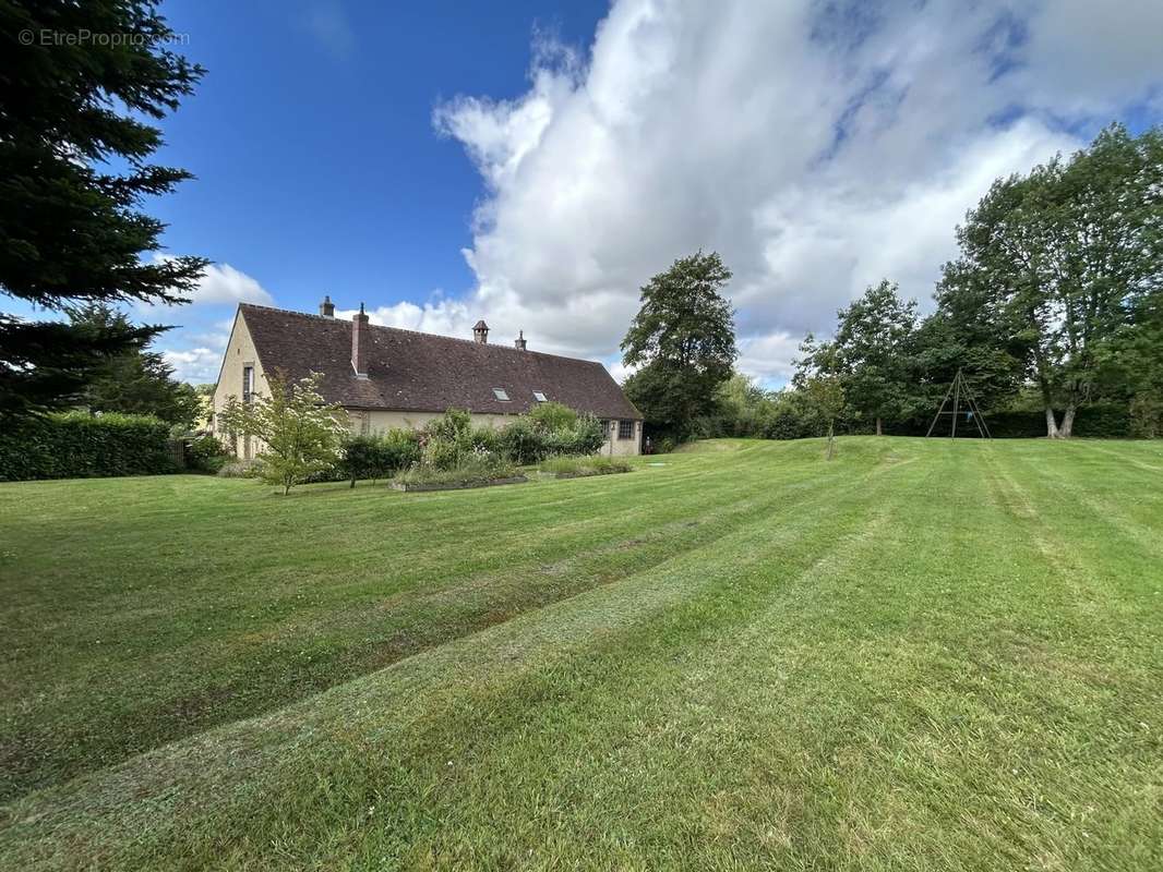 Maison à LONGNY-AU-PERCHE