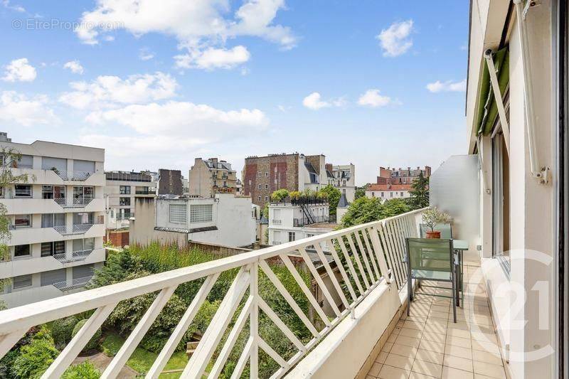 Appartement à NEUILLY-SUR-SEINE