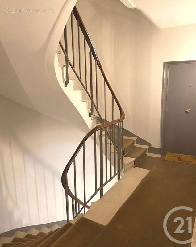 Appartement à NEUILLY-SUR-SEINE