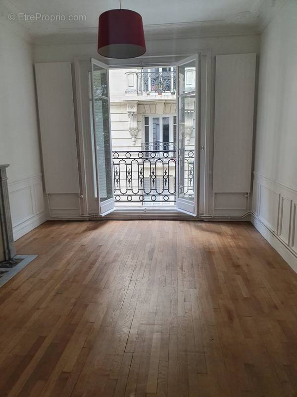 Appartement à NEUILLY-SUR-SEINE