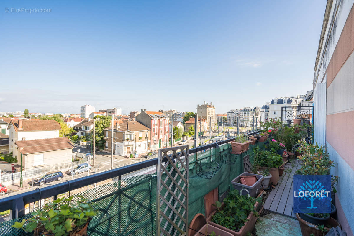 Appartement à LES PAVILLONS-SOUS-BOIS