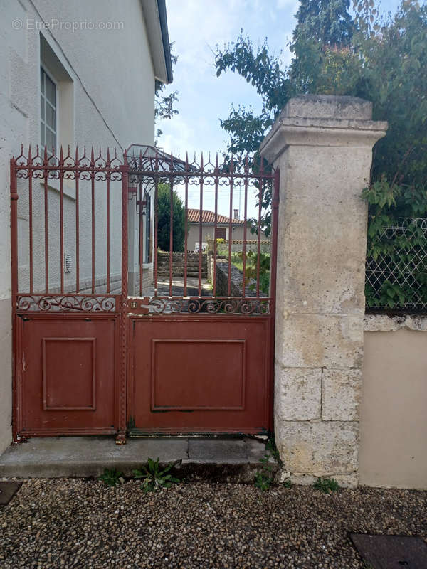 Maison à SAINT-LAURENT-DE-CERIS