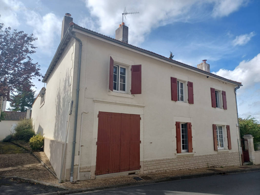 Maison à SAINT-LAURENT-DE-CERIS