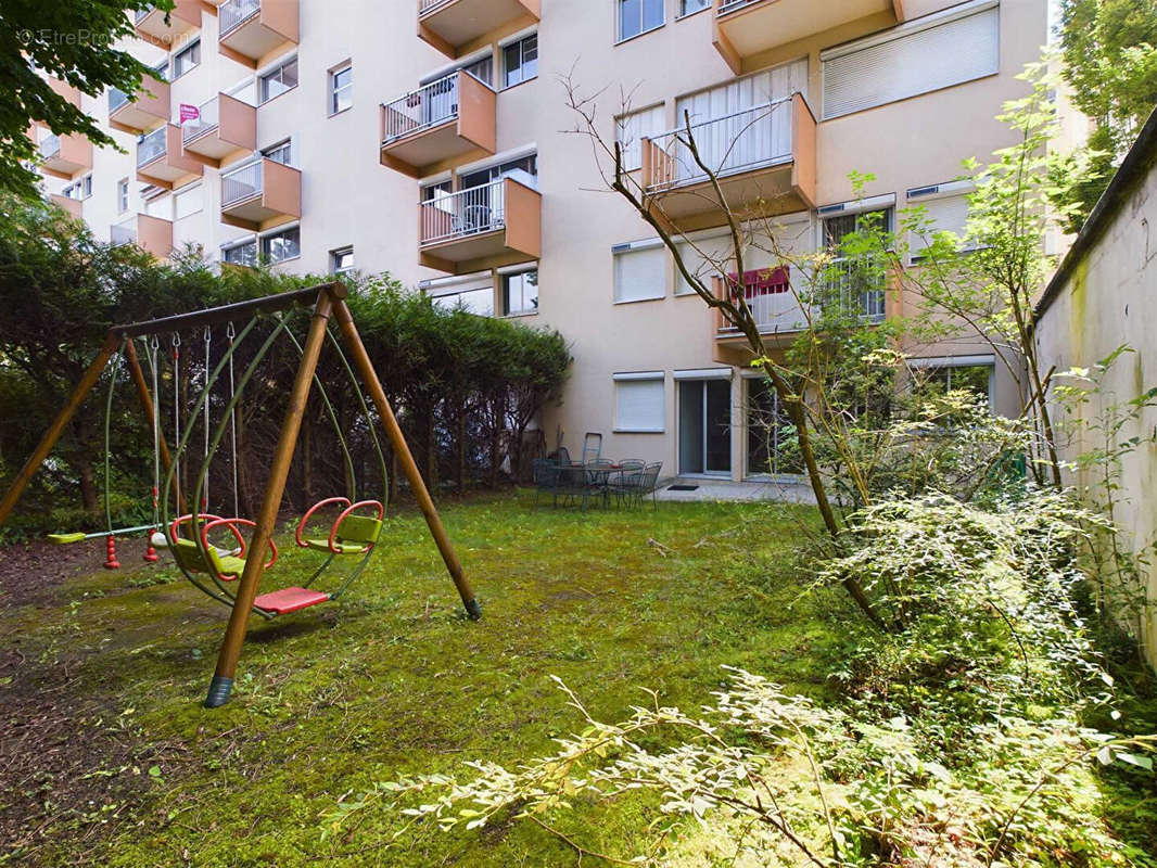 Appartement à MONTROUGE