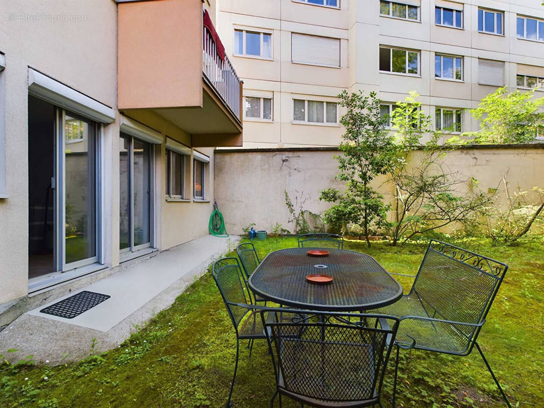 Appartement à MONTROUGE