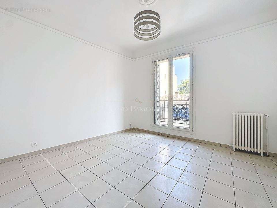 Appartement à MARSEILLE-4E