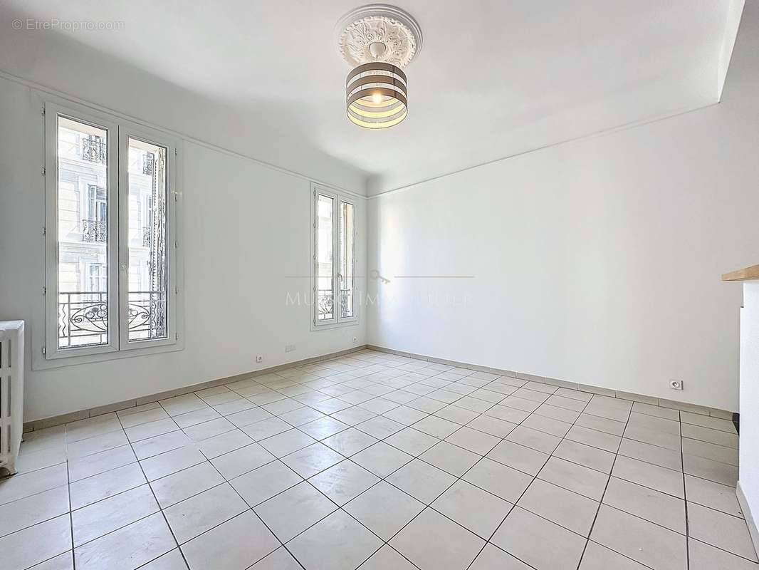 Appartement à MARSEILLE-4E