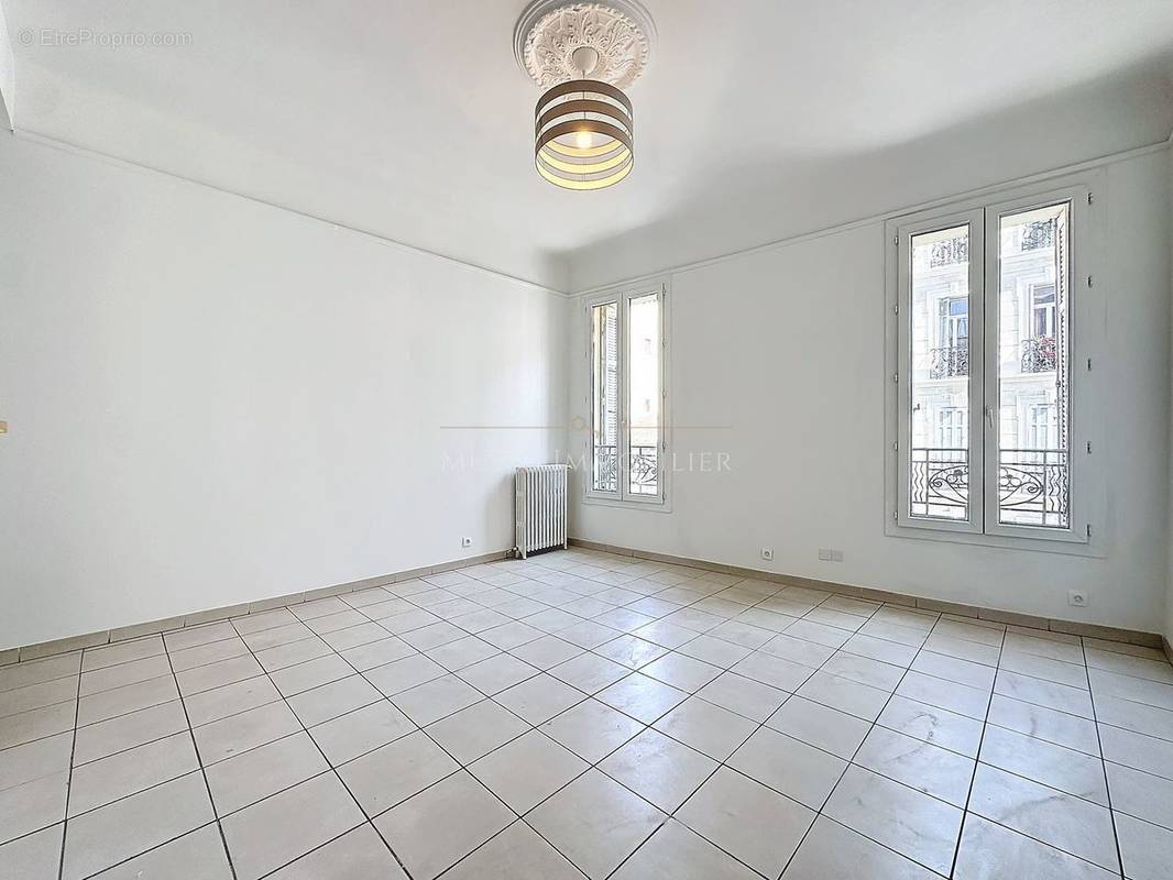 Appartement à MARSEILLE-4E