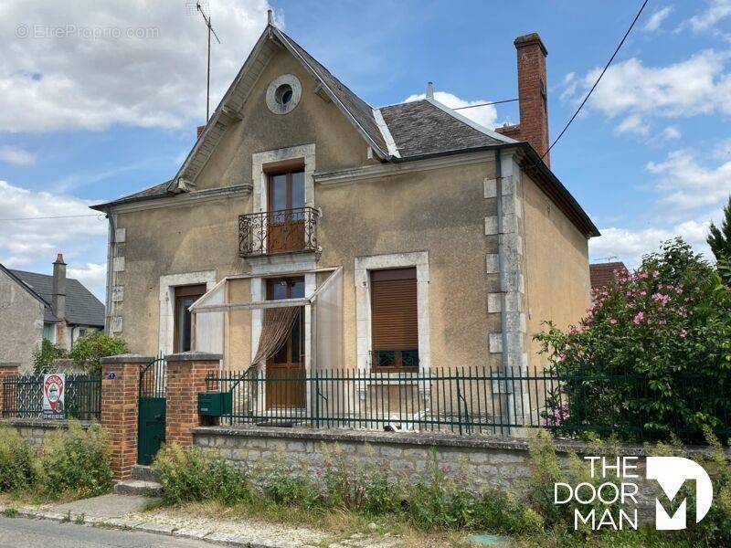 Maison à CHAROST