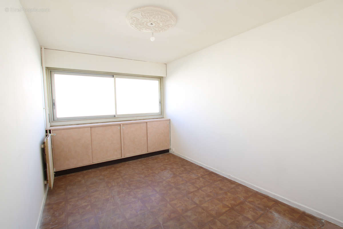 Appartement à MARSEILLE-4E