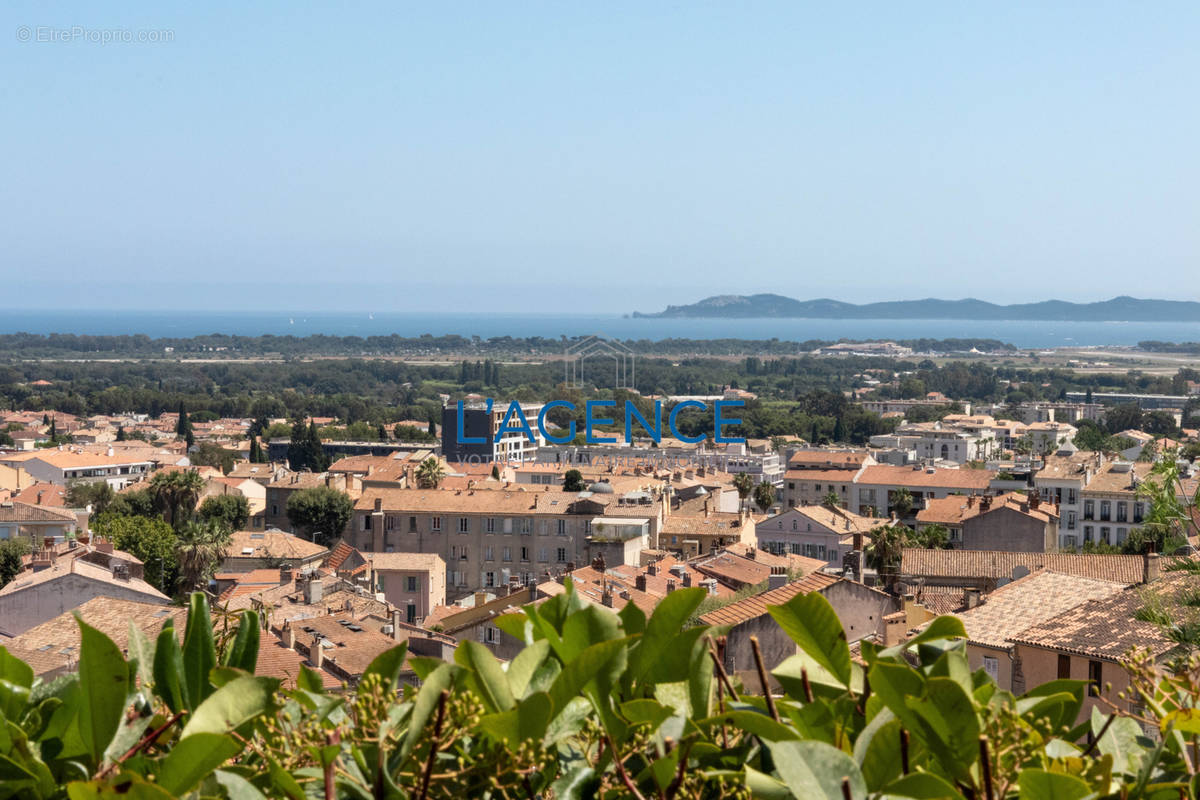 Appartement à HYERES