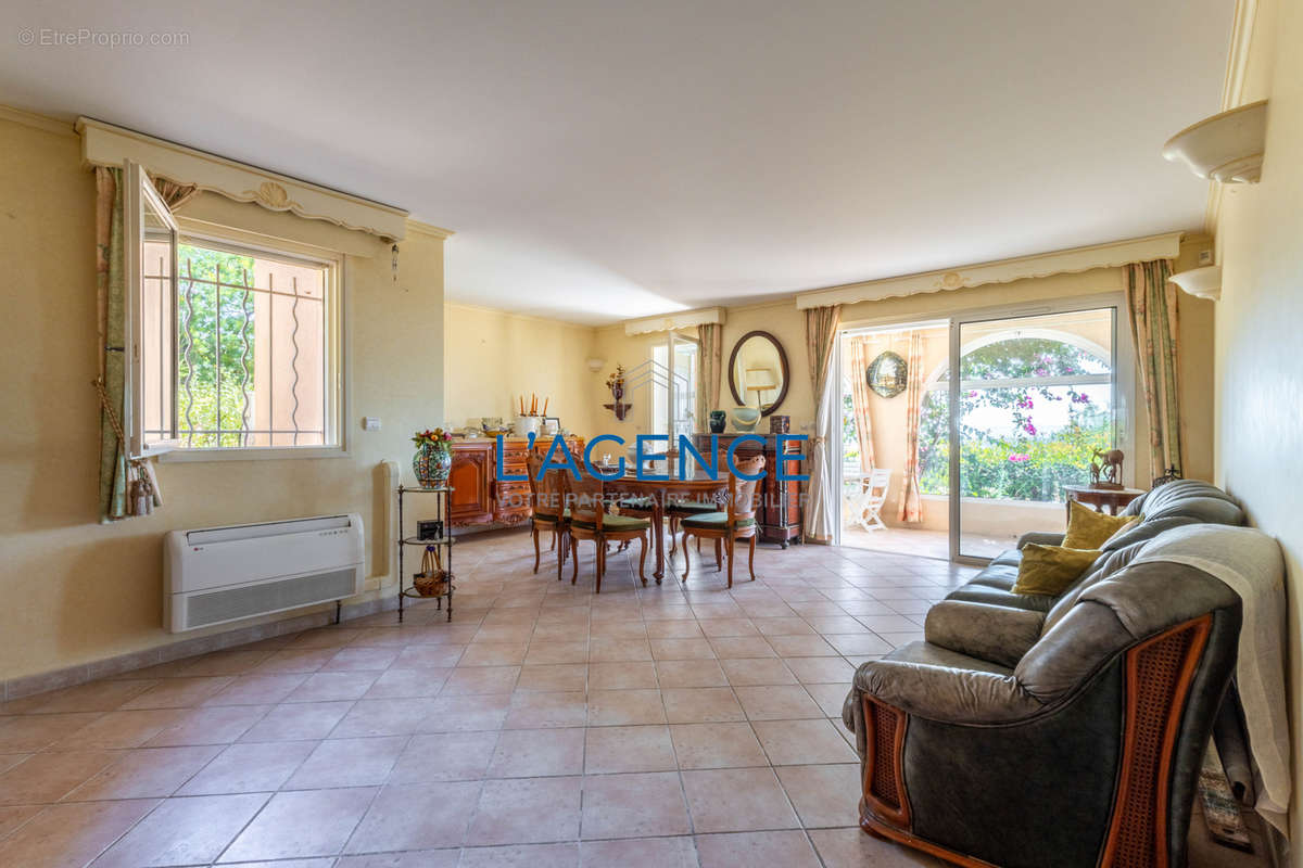 Appartement à HYERES