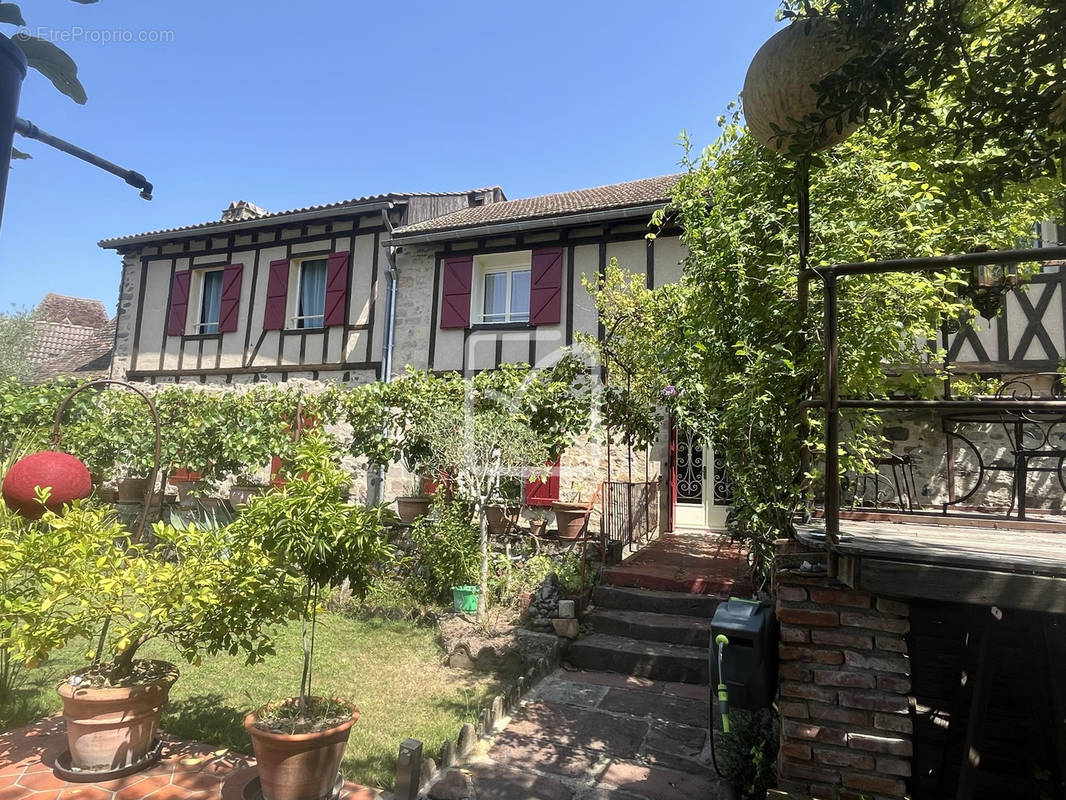 Maison à BEAULIEU-SUR-DORDOGNE