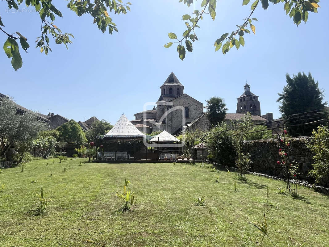 Maison à BEAULIEU-SUR-DORDOGNE