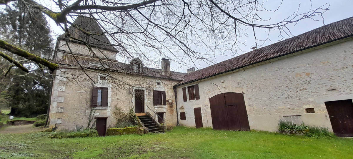 Maison à LA TOUR-BLANCHE