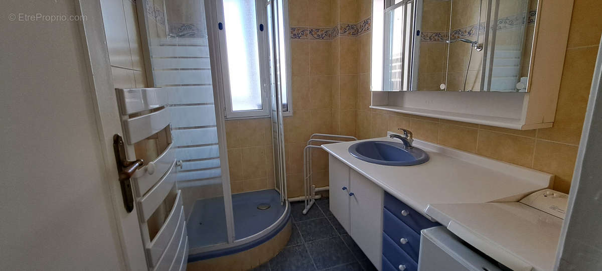 Appartement à MARSEILLE-5E