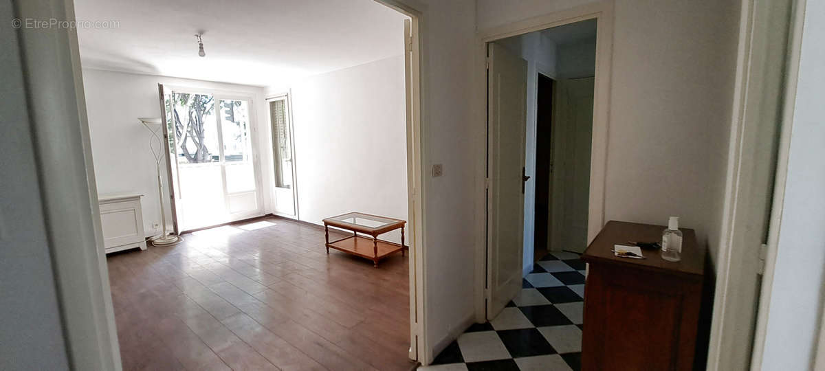 Appartement à MARSEILLE-5E