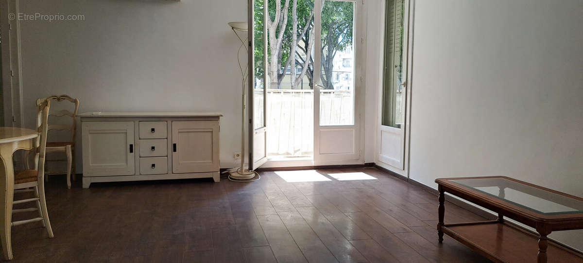 Appartement à MARSEILLE-5E