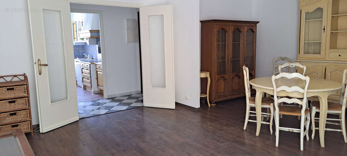 Appartement à MARSEILLE-5E