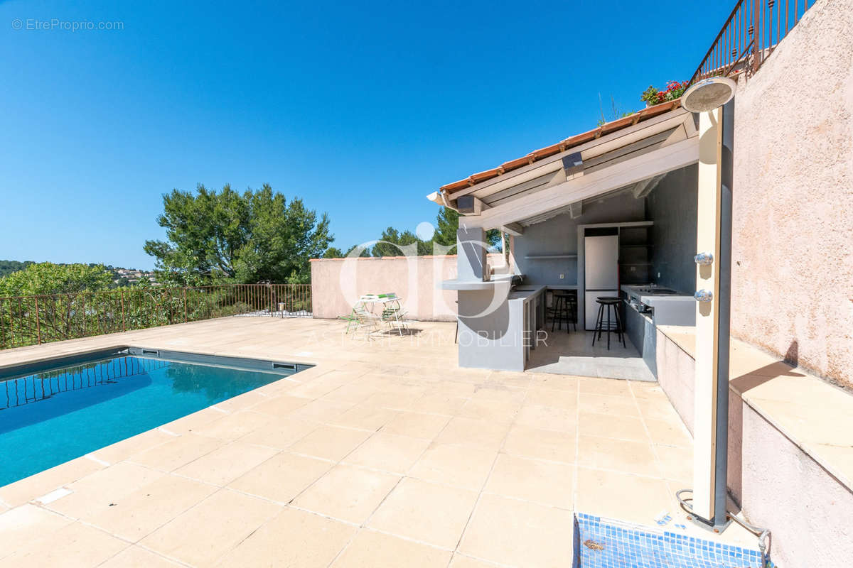 Maison à CARNOUX-EN-PROVENCE