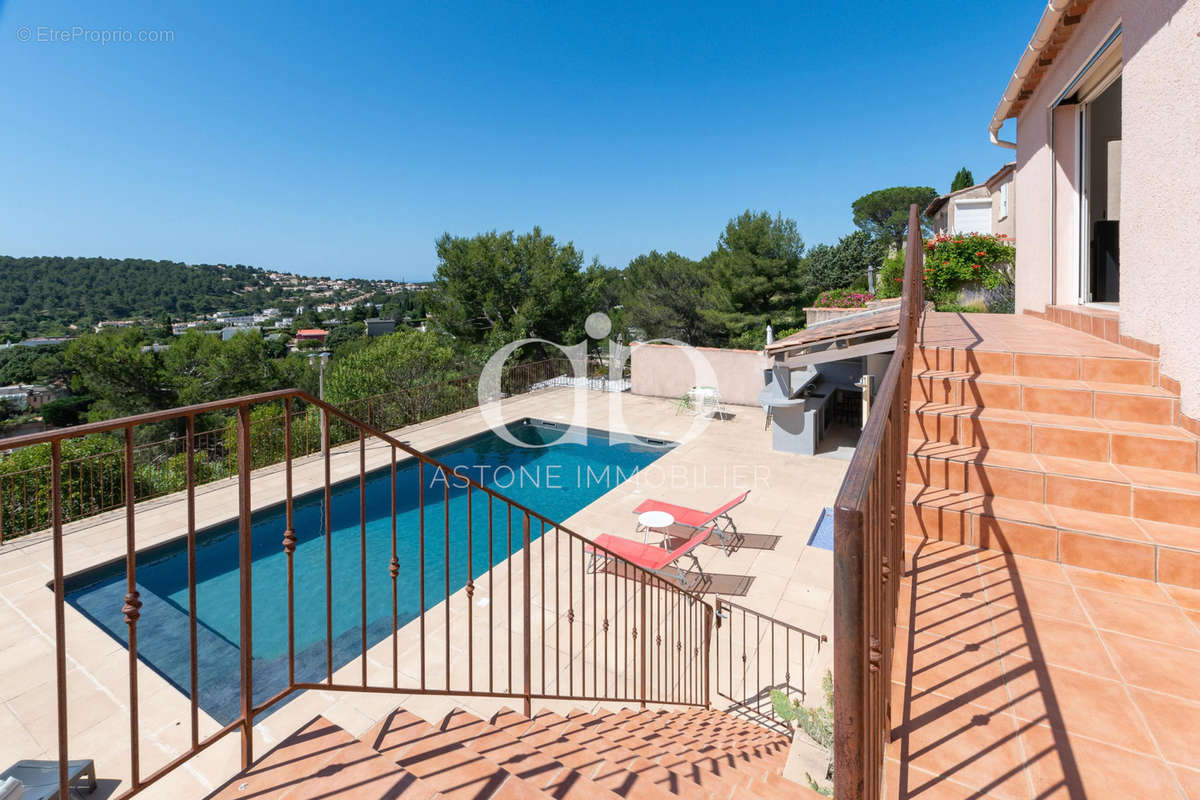 Maison à CARNOUX-EN-PROVENCE