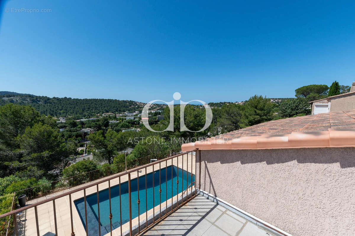 Maison à CARNOUX-EN-PROVENCE