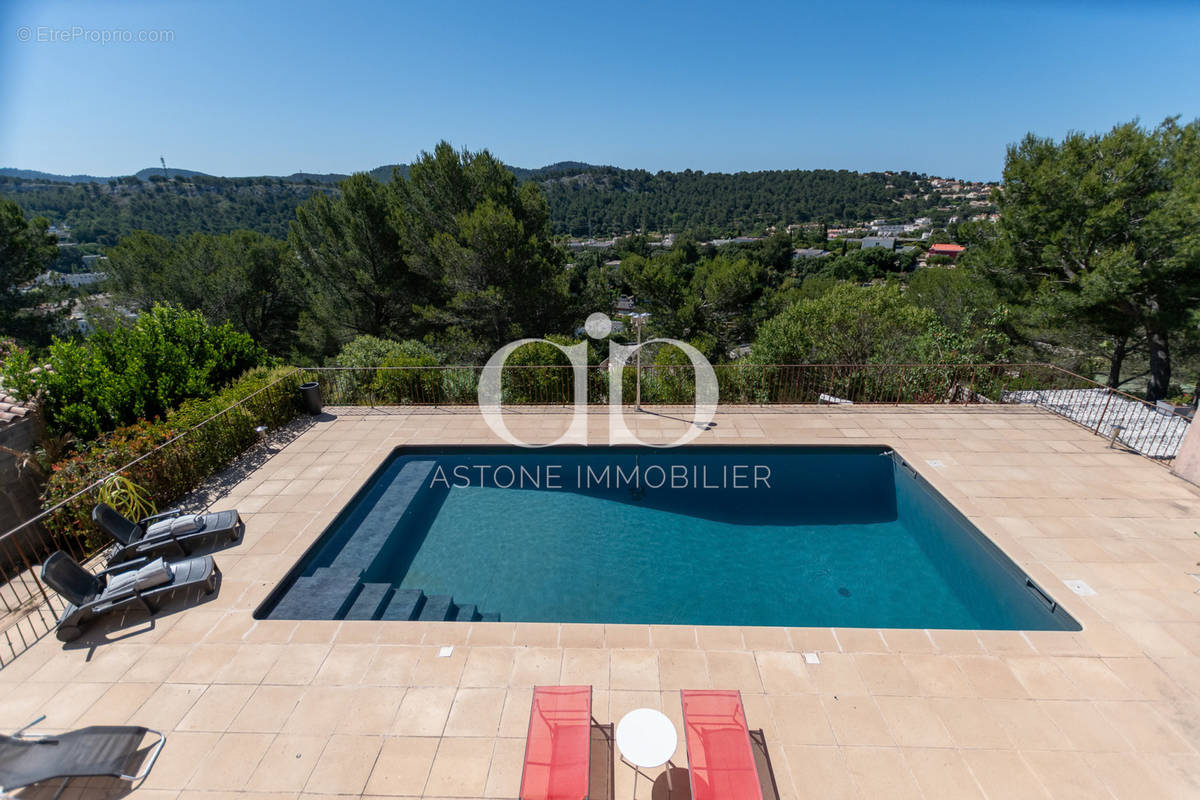 Maison à CARNOUX-EN-PROVENCE