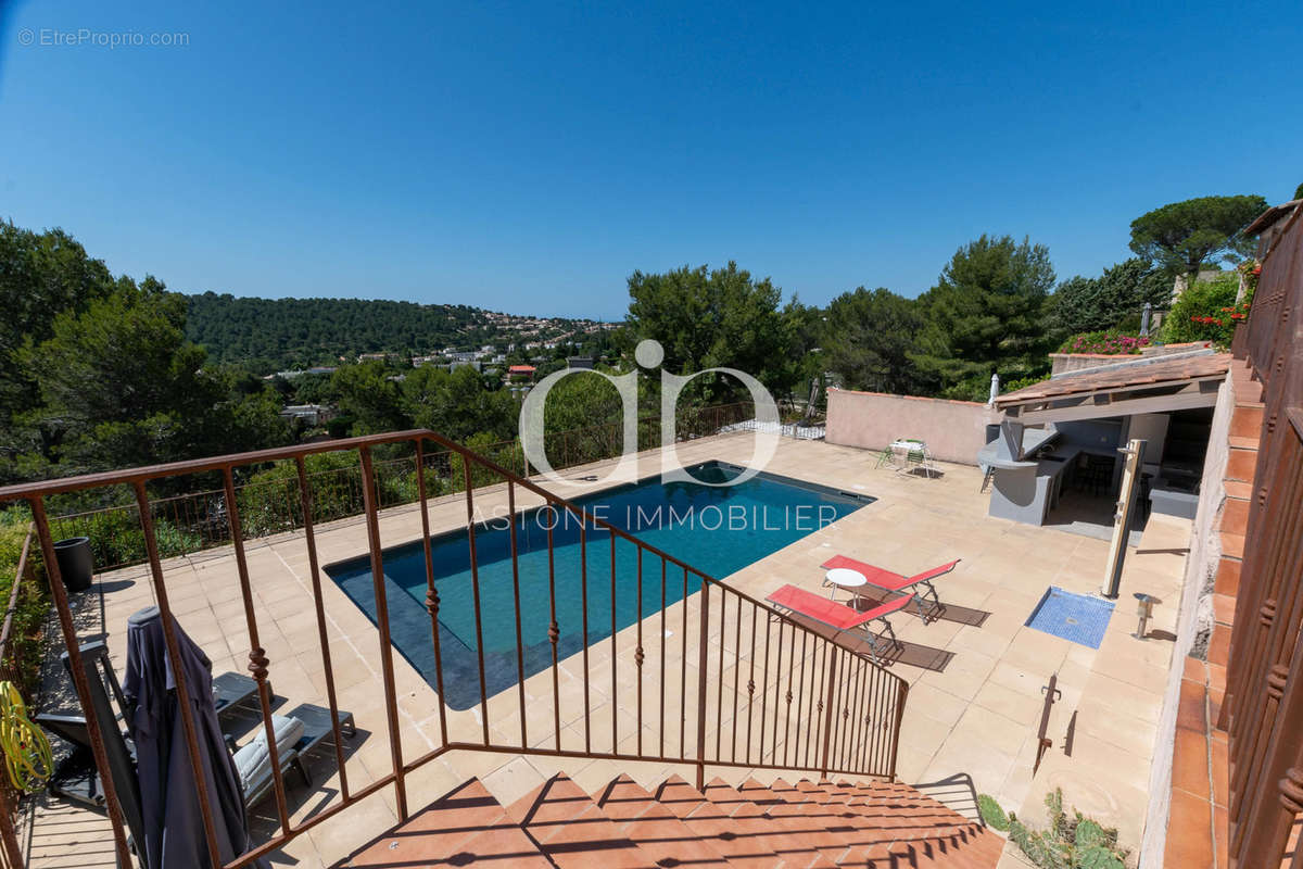 Maison à CARNOUX-EN-PROVENCE